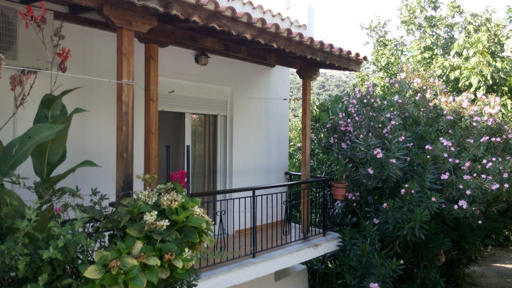 Filoxenia Rooms Makrilies Exterior photo