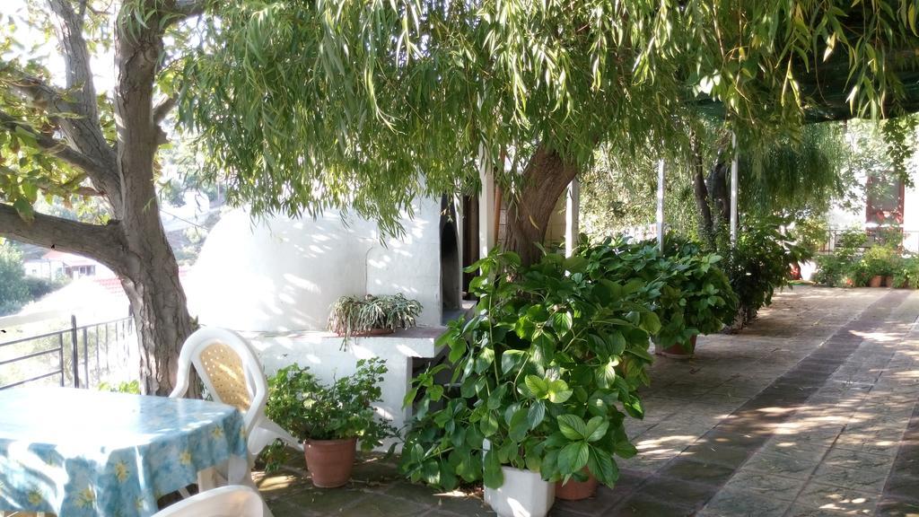 Filoxenia Rooms Makrilies Exterior photo